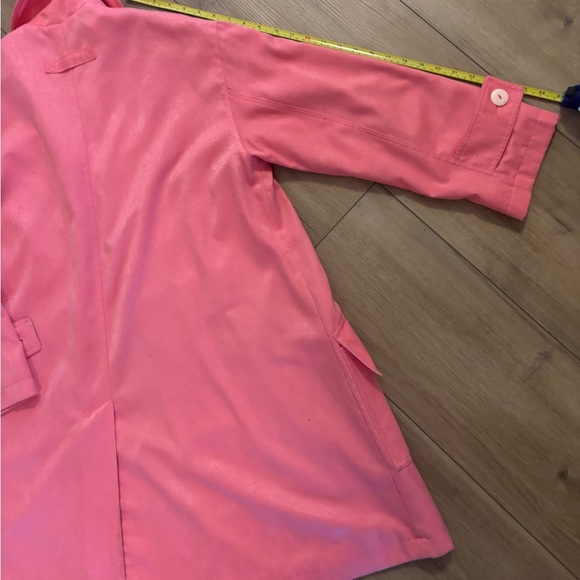 Holt Renfrew Women's bubblegum Pink spring coat, sz 6; belt included - Picture 8 of 9